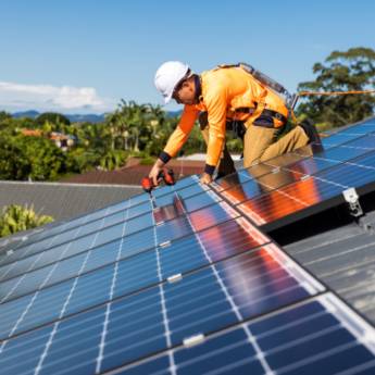 Comprar o produto de Economia com Energia Solar - Redução de Custos e Sustentabilidade - Santa Helena de Goiás em Energia Solar em Rio Verde, GO por Solutudo