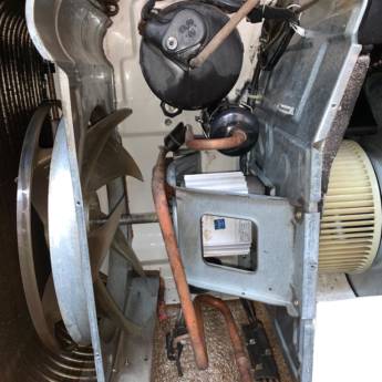 Comprar o produto de Limpeza Geral e Higienização em Equipamento de Ar-Condicionado do Tipo Janela (ACJ) em Belo Horizonte/MG em Refrigeração - Assistência Técnica pela empresa ACM Ar Condicionado e Refrigeração em Belo Horizonte, MG por Solutudo