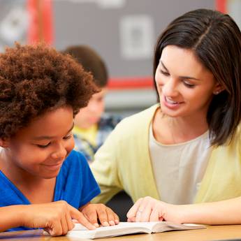 Comprar o produto de Terapia e Acompanhamento Escolar em Fonoaudiologia em Botucatu, SP por Solutudo