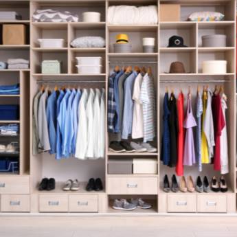 Comprar o produto de Roupeiro Planejado – Organização e Estilo Sob Medida – São João da Boa Vista, SP em Móveis Planejados em São João da Boa Vista, SP por Solutudo