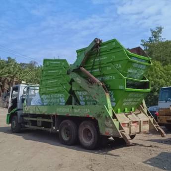 Comprar o produto de Caçamba Basculante - Agilidade e Eficiência no Transporte de Entulho em Pardinho, SP em Caçambas em Pardinho, SP por Solutudo