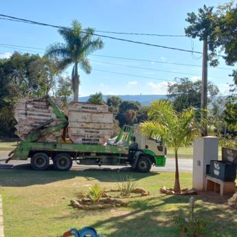 Comprar o produto de Caçamba Rollon - Eficiência em Grandes Volumes em Pardinho, SP em Caçambas em Pardinho, SP por Solutudo