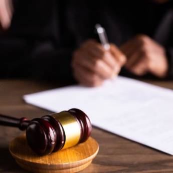 Comprar o produto de Revisão criminal em Advocacia em Foz do Iguaçu, PR por Solutudo