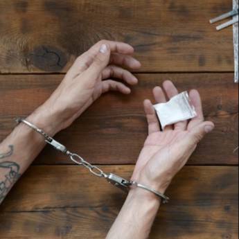 Comprar o produto de  Tráfico de drogas em Advocacia em Foz do Iguaçu, PR por Solutudo