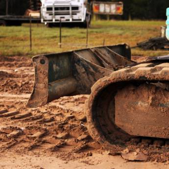 Comprar o produto de Terraplanagem Precisa e Eficiente – Ninho Verde II Eco Residence em Terraplanagens em São Paulo, SP por Solutudo