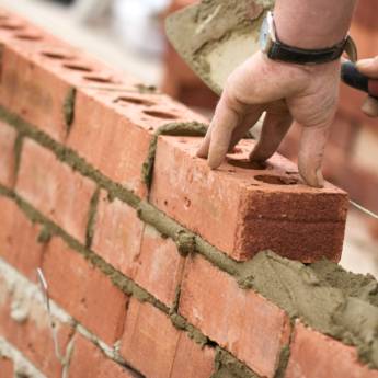 Comprar o produto de Muros Resistentes e Seguros – Solução Ideal em Ninho Verde II Eco Residence em Construção em São Paulo, SP por Solutudo