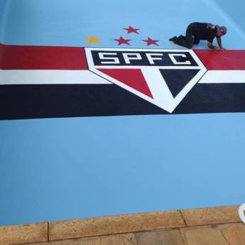 Comprar o produto de Aplicação de Vinil em Piscinas – Renovação e Estilo em Tatuí em Piscinas pela empresa S.O.S Piscinas  em Tatuí, SP por Solutudo