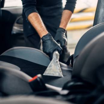 Comprar o produto de Limpeza Interna  em Lava - Rápido - Estética Automotiva em Botucatu, SP por Solutudo