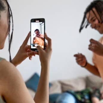 Comprar o produto de Videomaker para Eventos – Momentos Eternos com Alta Qualidade em Leopoldina em Marketing Digital em Leopoldina, MG por Solutudo