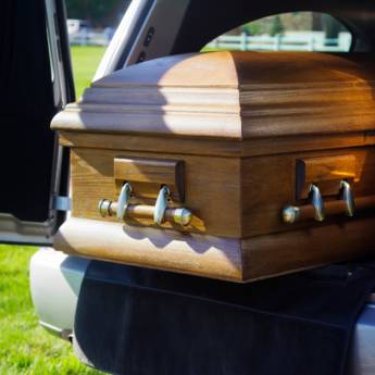 Comprar o produto de Translado Terrestre – Segurança e Agilidade – São Mateus em Funerárias em São Mateus, ES por Solutudo