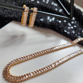 Comprar o produto de Colar Chocker e Brinco - Semijoias de Elegância e Sofisticação em São Manuel em Semijoias em São Manuel, SP por Solutudo