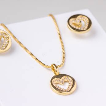 Comprar o produto de Conjunto Colar e Brinco Coração – Sofisticação e Elegância em São Manuel em Semijoias em São Manuel, SP por Solutudo