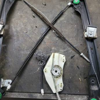 Comprar o produto de Reparo em Máquinas de Vidro – Confiabilidade e Eficiência em Lençóis Paulista em Vidros em Lençóis Paulista, SP por Solutudo