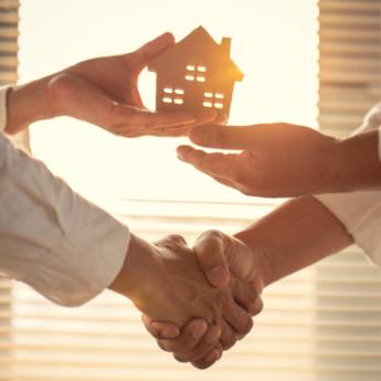 Comprar o produto de Assessoria para Compra de Imóveis – Transação Segura e Eficiente – Curitiba/PR em Imobiliárias - Corretores de Imóveis em Curitiba, PR por Solutudo