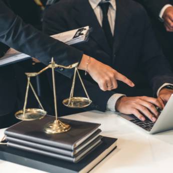 Comprar o produto de Soluções Jurídicas – Segurança e Estratégia em Itapoá/SC em Advocacias em Itapoá, SC por Solutudo