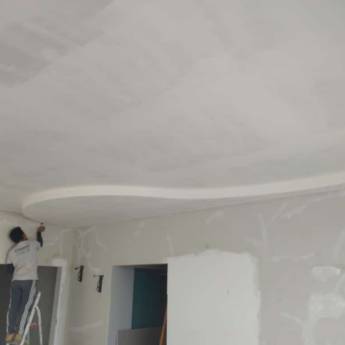 Comprar o produto de Forro de Gesso com Sanca em Gesso em Mineiros, GO por Solutudo