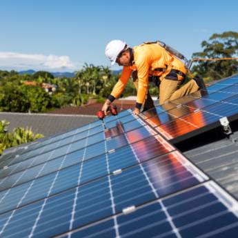 Comprar o produto de Sistema de Energia Solar - Sustentabilidade e Economia em Pedreira/SP em Energia Solar em Pedreira, SP por Solutudo
