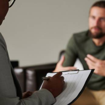 Comprar o produto de Psicoterapia para Homens - Saúde Emocional e Equilíbrio em Ourinhos/SP em PSICOTERAPIA em Ourinhos, SP por Solutudo