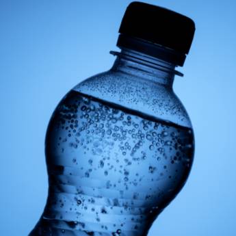 Comprar o produto de Fardo de Água com Gás - Sabor e Frescor em São Manuel/SP em Águas Minerais em São Manuel, SP por Solutudo