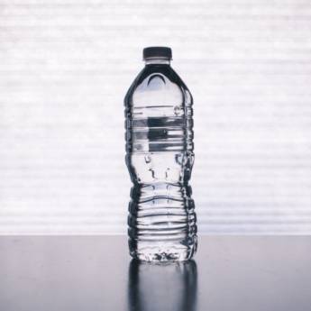 Comprar o produto de Fardo de Água Sem Gás - Praticidade e Qualidade em São Manuel/SP em Águas Minerais em São Manuel, SP por Solutudo