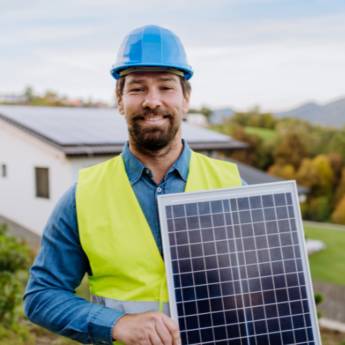 Comprar o produto de Treinamento e Instalação de Energia Solar – Capacitação e Soluções Sustentáveis – São Paulo/SP em Curso de Energia Solar em São Paulo, SP por Solutudo