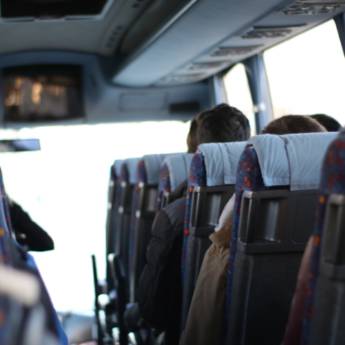 Comprar o produto de Fretamento de Ônibus, Microônibus e Vans - Conforto e Segurança em Jaraguá/GO em Fretamento - Ônibus em Mara Rosa, GO por Solutudo