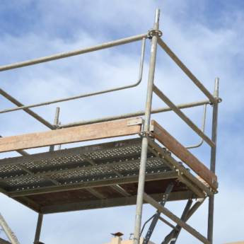 Comprar o produto de Andaimes - Segurança e Eficiência para Seu Projeto em Santa Bárbara Resort Residence/SP em Ferramentas pela empresa Piramak Locações de Ferramentas em Santa Bárbara Resort Residence, SP por Solutudo