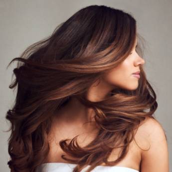 Comprar o produto de Pacote Completo de Cuidados Capilares - Transformação e Estilo em Barueri/SP em Salões de Beleza em Barueri, SP por Solutudo