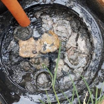 Comprar o produto de Limpeza de Fossa Biodigestor - Solução Eficiente e Sustentável em Belo Horizonte/MG em Limpeza de Fossas em Belo Horizonte, MG por Solutudo