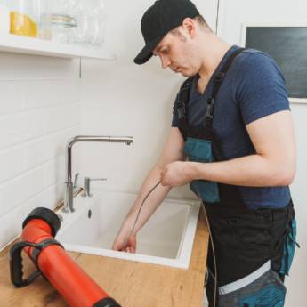 Comprar o produto de  Serviços de Dedetização e Desentupimento - Soluções Rápidas e Eficientes - Cachoeiro de Itapemirim/ES em Desentupidoras em Cachoeiro de Itapemirim, ES por Solutudo