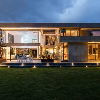 Comprar o produto de Construção de Alto Padrão – Excelência e Sofisticação na Riviera de Santa Cristina XIII/SP em Construtoras em Riviera de Santa Cristina XIII, SP por Solutudo