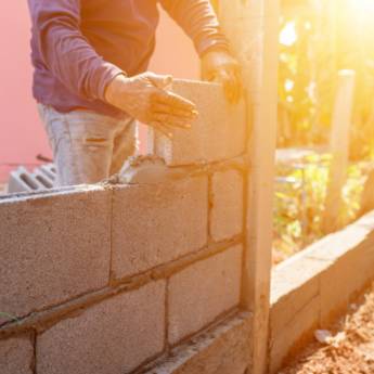 Comprar o produto de Construções de Alvenaria e Concreto - Solidez e Durabilidade em Riviera de Santa Cristina II/SP em Construtoras em Riviera de Santa Cristina XIII, SP por Solutudo