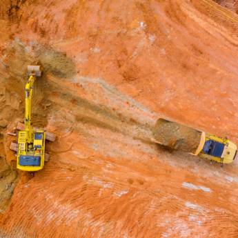 Comprar o produto de Terraplanagem - Preparação de Terrenos de Qualidade - Riviera de Santa Cristina II/SP em Construtoras em Riviera de Santa Cristina XIII, SP por Solutudo