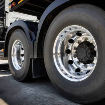 Comprar o produto de Serviço de Roda - Durabilidade e Desempenho em Divinópolis, MG em Oficina em Divinópolis, MG por Solutudo