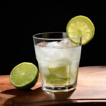 Comprar o produto de Caipivodka (Vodka) em Bebidas em Mineiros, GO por Solutudo