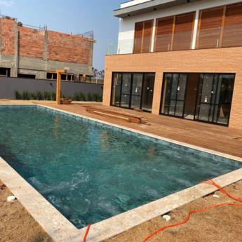 Comprar o produto de Piscina - Qualidade e Sofisticação em Riviera de Santa Cristina IV, SP em Construtoras em Riviera de Santa Cristina IV, SP por Solutudo