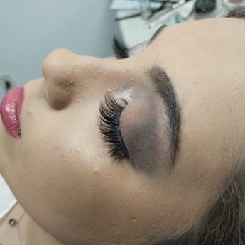 Comprar o produto de Maquiagem Perfeita para Realçar sua Beleza em São Manuel, SP em Salões de Beleza em São Manuel, SP por Solutudo