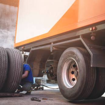 Comprar o produto de Borracharia para Caminhões em São Manuel, SP - Agilidade e Segurança na Estrada em Borracharias em São Manuel, SP por Solutudo