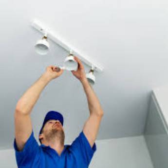 Comprar o produto de Conserto de luminária  em Instalações - Reparos em Botucatu, SP por Solutudo