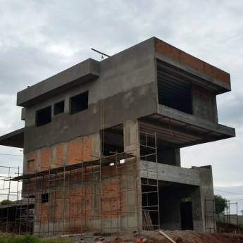 Comprar o produto de Construção Estilo Contemporâneo – Sofisticação e Funcionalidade em Riviera de Santa Cristina XIII, Paranapanema - SP em Construtoras em Riviera de Santa Cristina XIII, SP por Solutudo