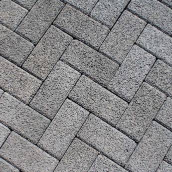 Comprar o produto de Pisos Drenantes Sustentáveis – Eficiência e Design no Ninho Verde II em Materiais para Construção pela empresa Blocos Troia em Ninho Verde II Eco Residence, SP por Solutudo