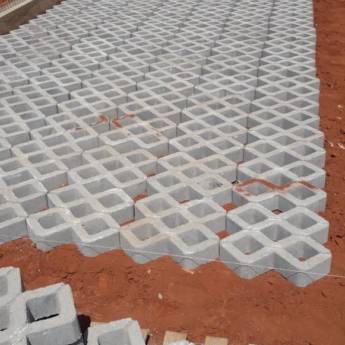 Comprar o produto de Pisograma Sustentável para Áreas Externas – Blocos Troia em Ninho Verde II Eco Residence em Materiais para Construção pela empresa Blocos Troia em Ninho Verde II Eco Residence, SP por Solutudo