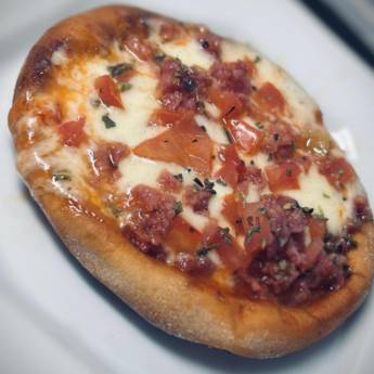 Comprar o produto de Esfiha Aberta - Sabor Irresistível em São Manuel, SP em Salgados em São Manuel, SP por Solutudo