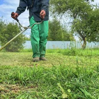 Comprar o produto de Roçagem de terrenos em Instalações - Reparos em Botucatu, SP por Solutudo