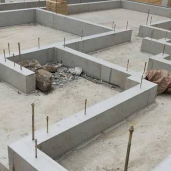 Comprar o produto de Construção de Alicerce ao acabamento em Instalações - Reparos em Botucatu, SP por Solutudo