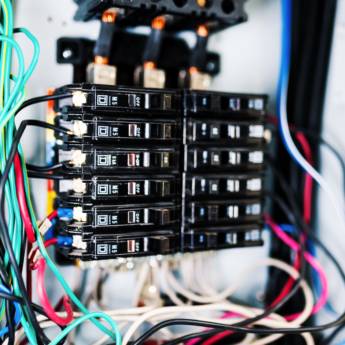 Comprar o produto de Disjuntores em Eletricistas em Botucatu, SP por Solutudo Comprar o produto de Disjuntores em Eletricistas em Botucatu, SP por Solutudo