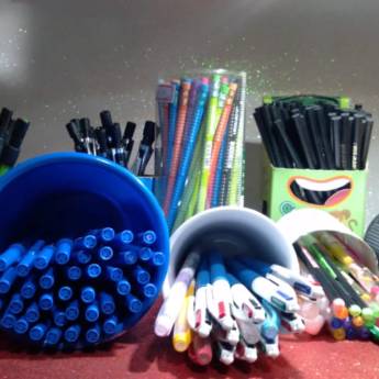 Comprar o produto de Canetas Esferográficas – Conforto e Precisão na Escrita em São Paulo, SP em Canetas, Lápis e Afins em São Paulo, SP por Solutudo