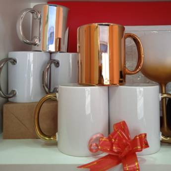 Comprar o produto de Caneca Espelhada Personalizada – Sofisticação e Exclusividade em São Paulo, SP em Personalizados em São Paulo, SP por Solutudo