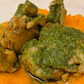 Comprar o produto de Sobrecoxa com molho de ervas em Frango em Bauru, SP por Solutudo