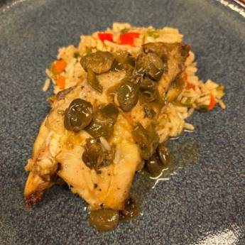 Comprar o produto de Tilápia com manteiga de alcaparras em Peixes em Bauru, SP por Solutudo